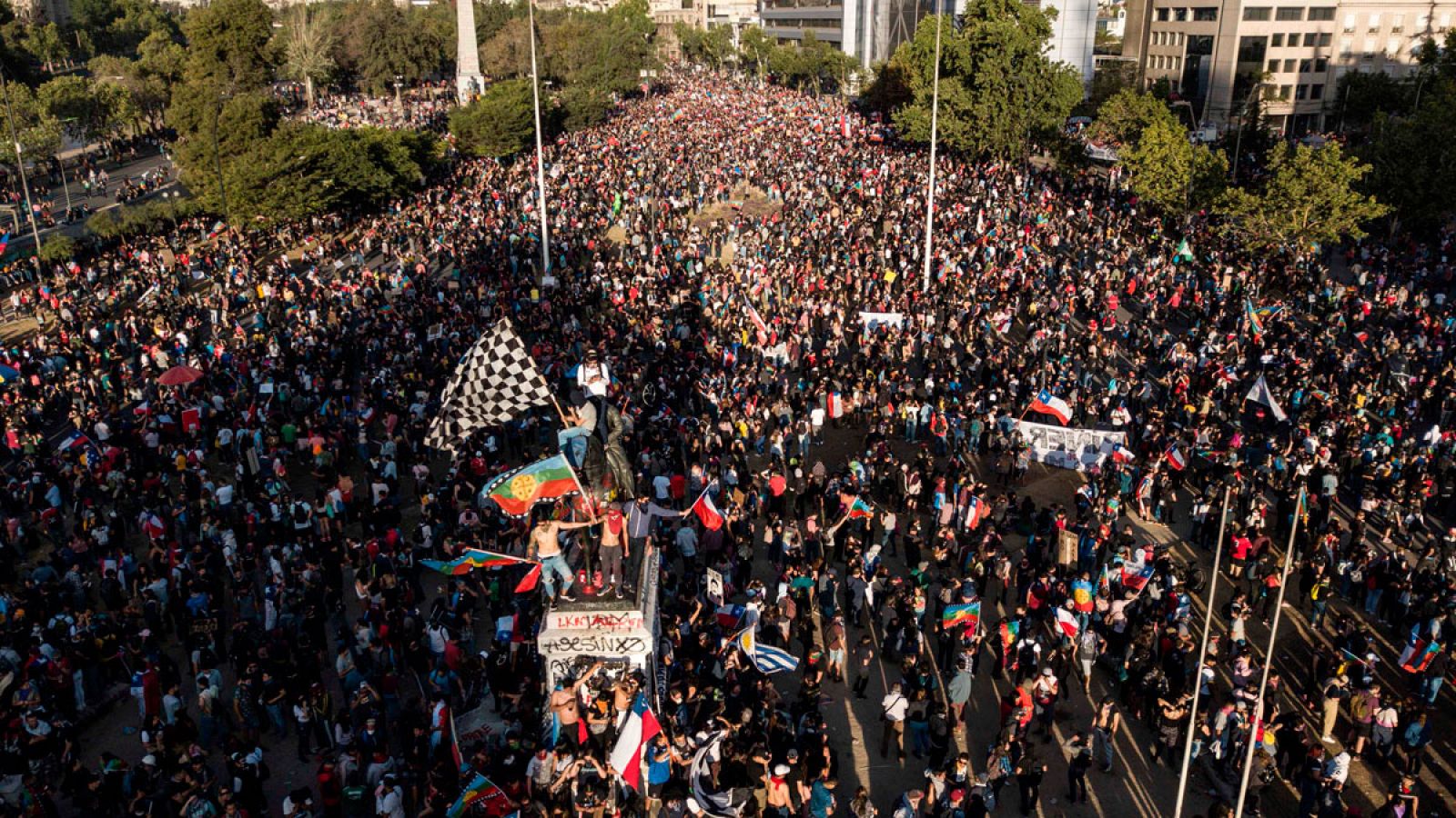 El paso de las semanas no merma las protestas en Chile