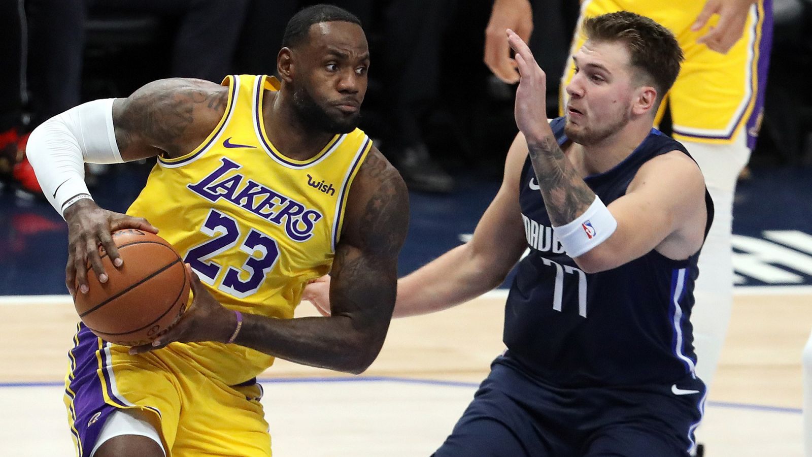 James y Doncic brillan en el duelo entre Lakers y Dallas - rtve.es
