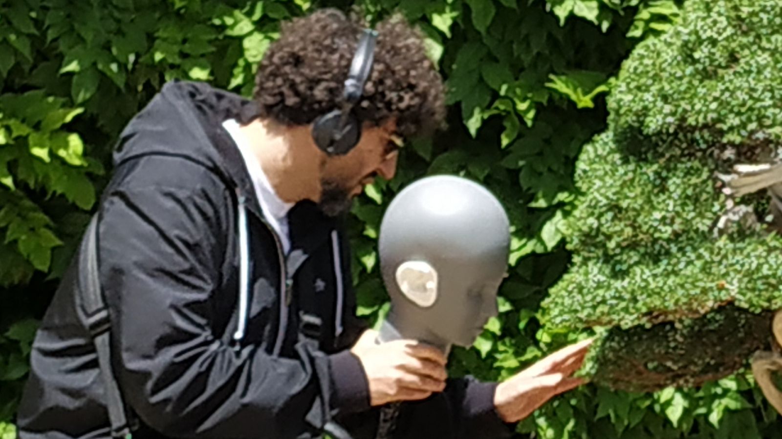 De seda y hierro - Las apariencias engañan - ver ahora