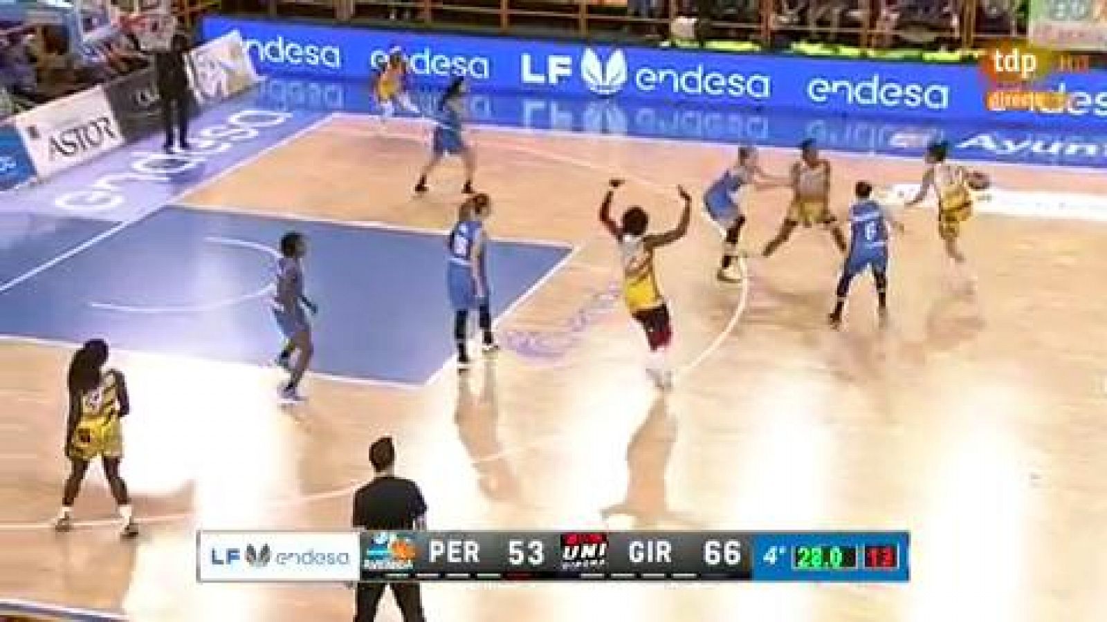 Liga femenina de baloncesto | El Girona vence con claridad al Avenida en el 'Clásico' - RTVE.es
