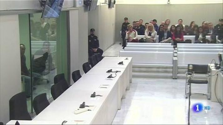 Telediario 1 - Juicio a los etarras 'Txeroki' y 'Santi'