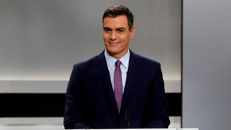 Sánchez acusa a Casado y Rivera de ser "la derecha cobarde" frente a Vox