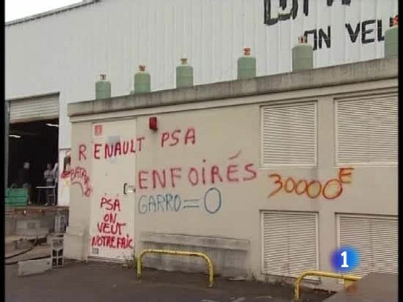 Los trabajadores de una fábrica en quiebra amenazan con hacerla explotar
