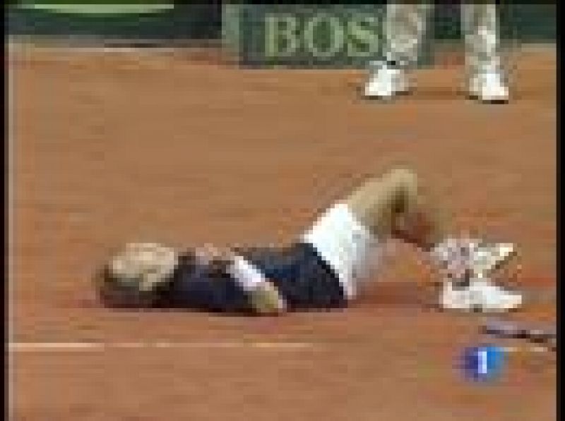 España está en semifinales de la Copa Davis gracias a la victoria de Juan Carlos Ferrero ante el alemán Andreas Beck, en el quinto y decisivo partido. 