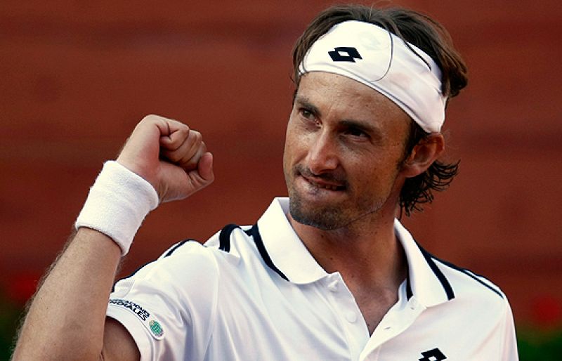 España está en semifinales de la Copa Davis gracias a la victoria de Juan Carlos Ferrero ante el alemán Andreas Beck, en el quinto y decisivo partido. 