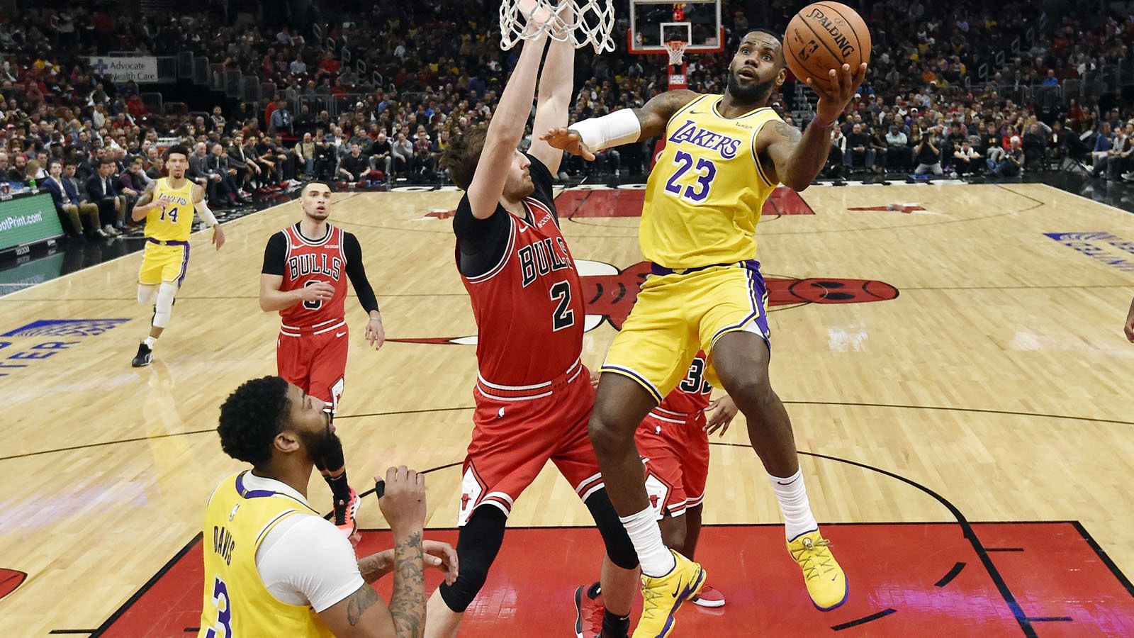 NBA | James consigue otro triple-doble en la victoria de los Lakers en Chicago - RTVE.es | Ver