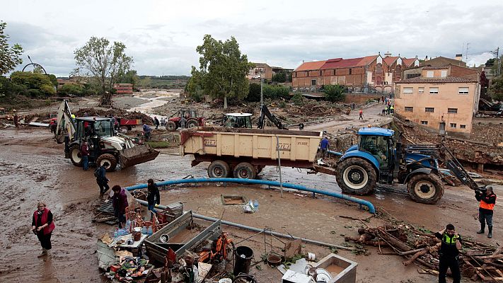 Telediario 1 - Los vecinos afectados por la riada de hace quince días en Cataluña intentan recuperar la normalidad