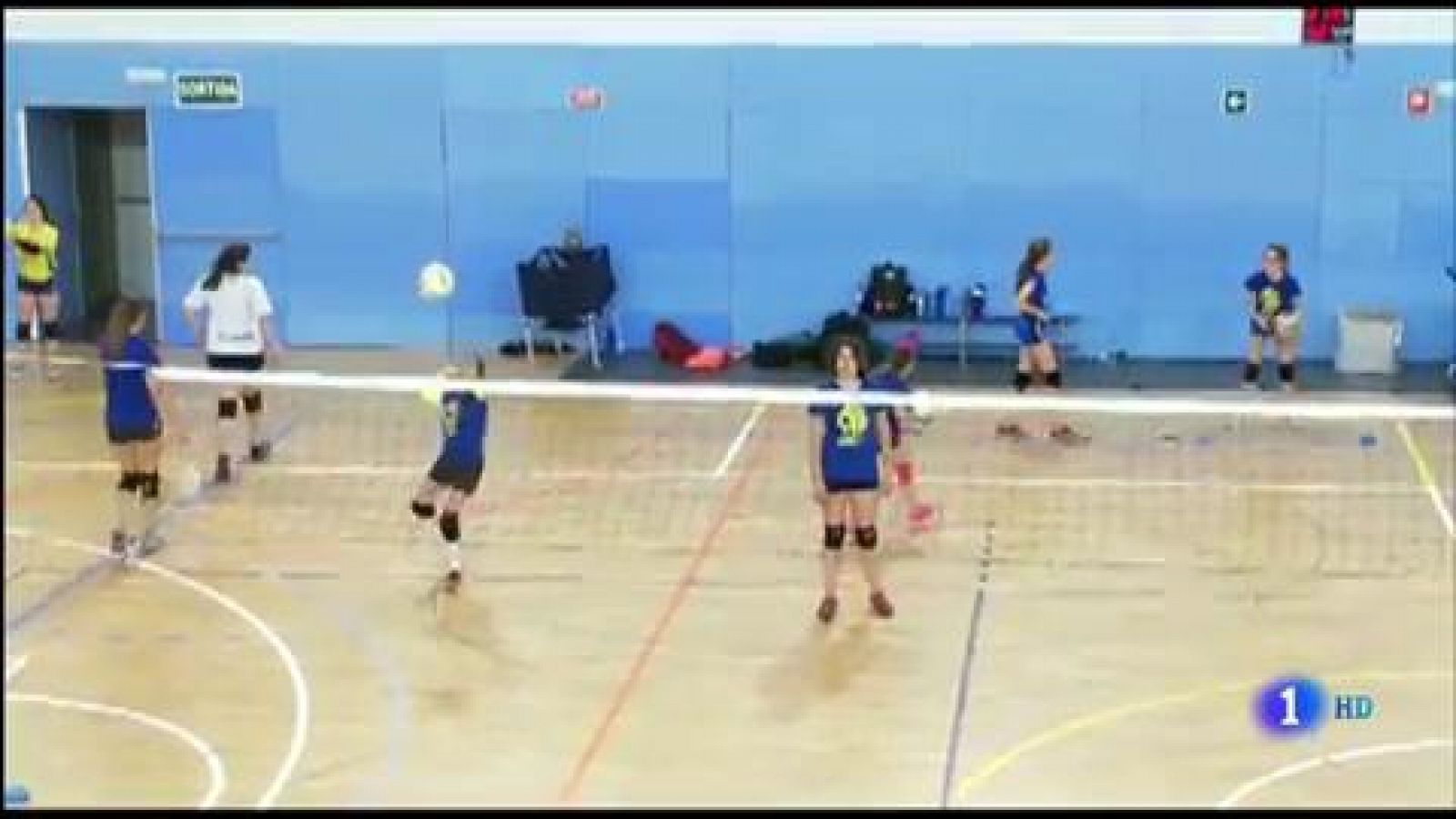 El Esplugues de voley pelea por inscribir a Laia en la Copa de España | Ver