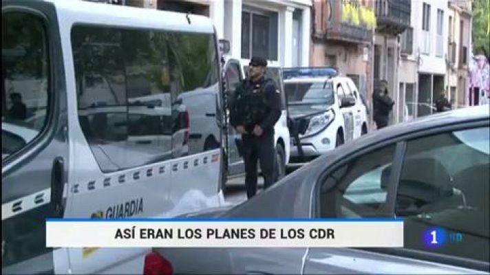 Telediario 1 - Torra y los CDR se iban a encerrar y atrincherar en el Parlament tras declarar la República Catalana