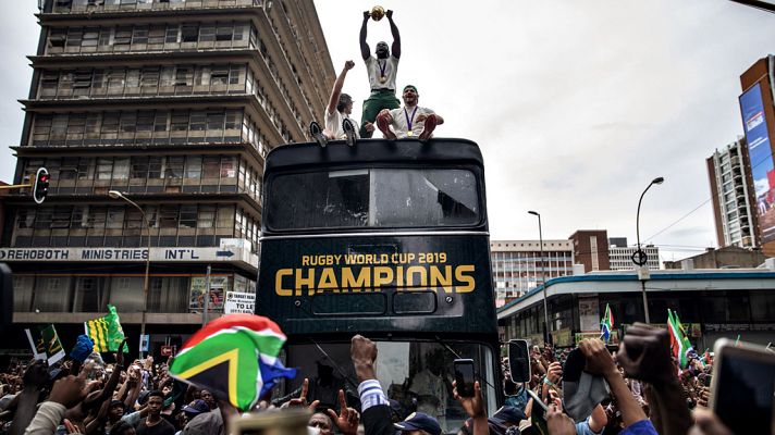 Telediario 1 - Baño de masas para los Springboks en Sudáfrica para celebrar su triunfo mundialista