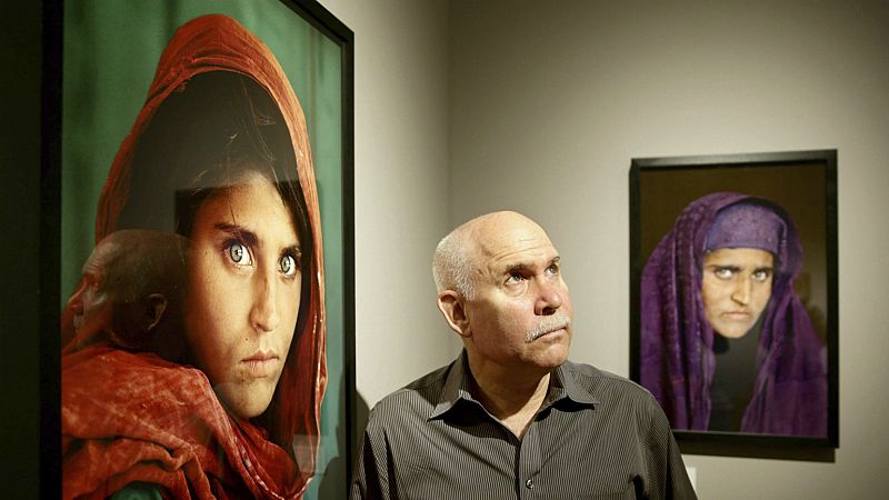 Steve McCurry: "Los ojos cuentan la historia" de una fotografía