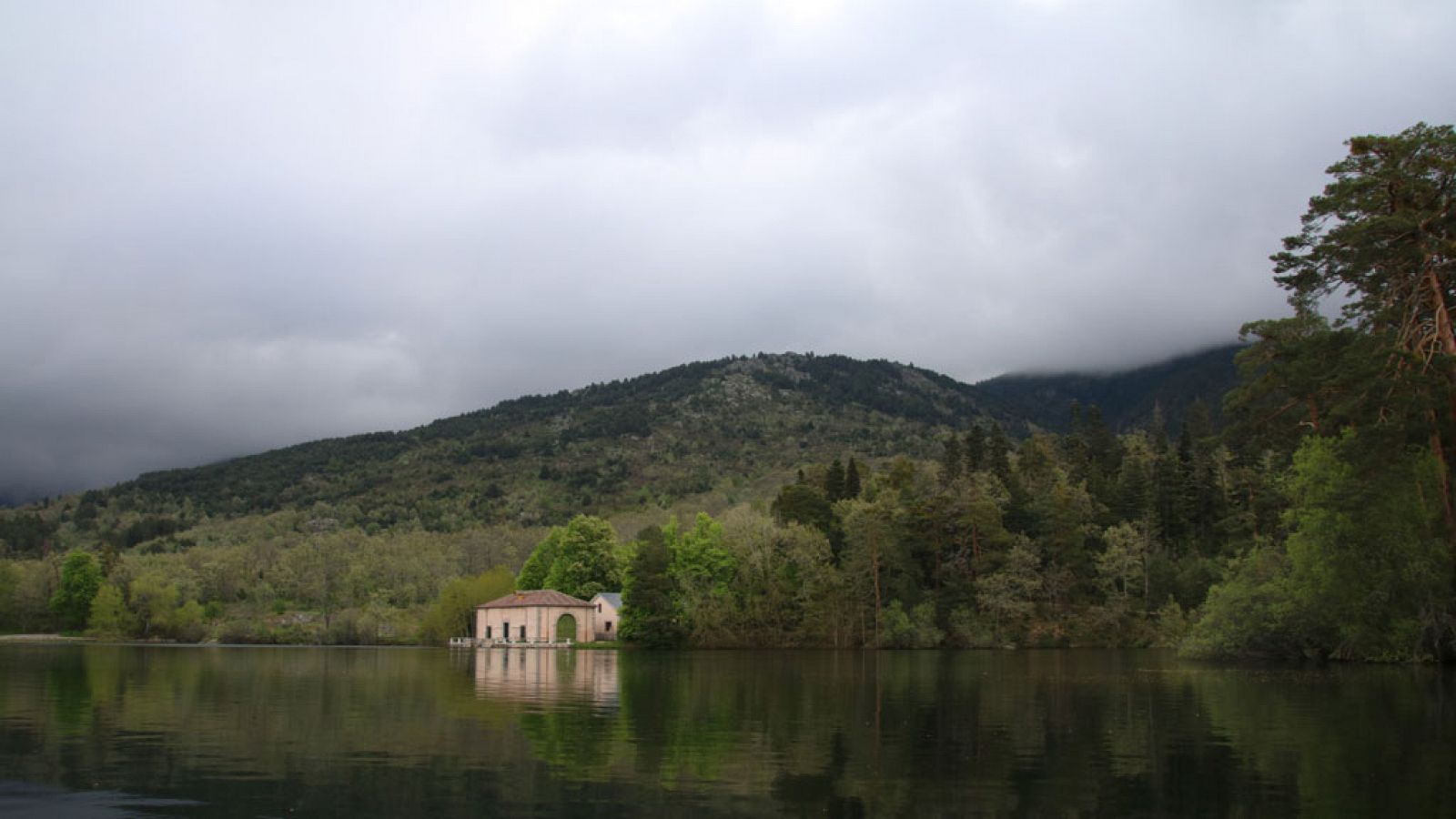 Precipitaciones persistentes y  localmente fuertes en el Cantábrico - 08/11/19 - RTVE.es