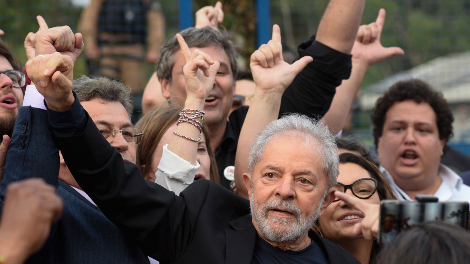 Lula da Silva | Lula da Silva sale de prisión tras un año y siete meses  condenado por corrupción - RTVE.es