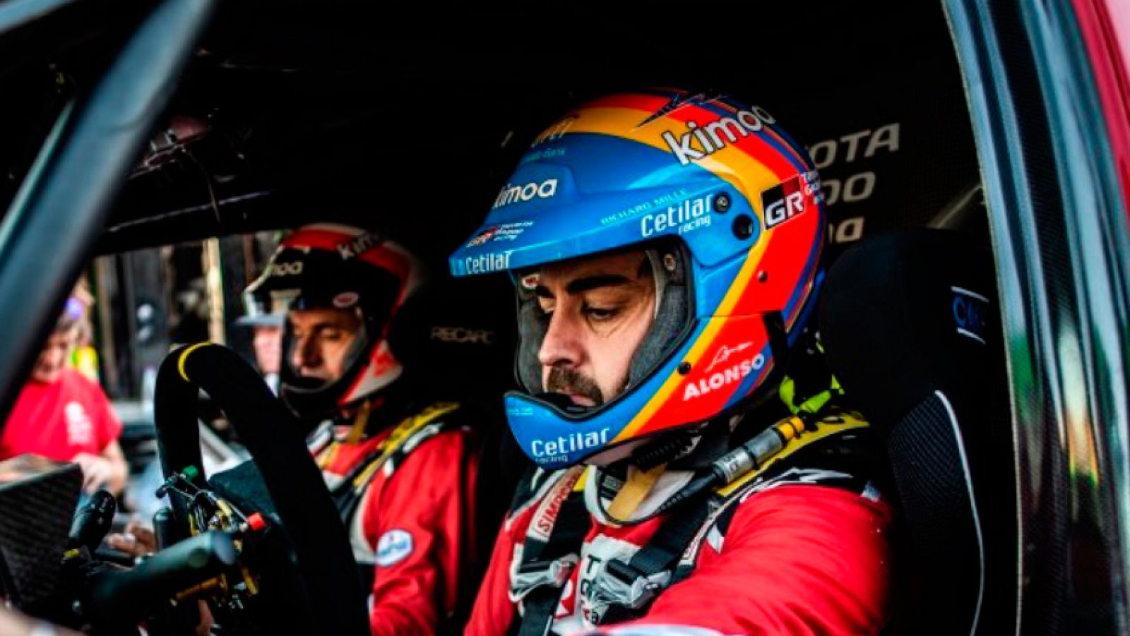 Alonso sube por primera vez al podio en un rally - rtve.es | Ver