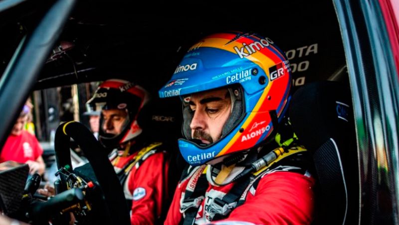 Alonso sube por primera vez al podio en un rally