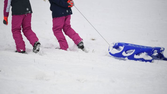 Once comunidades en alerta por viento, olas, lluvia y nieve