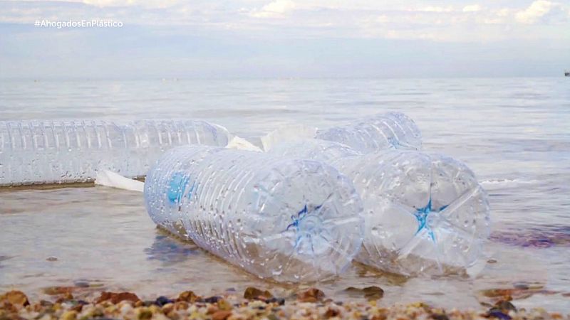 Informe Semanal - Ahogados en plástico - ver ahora