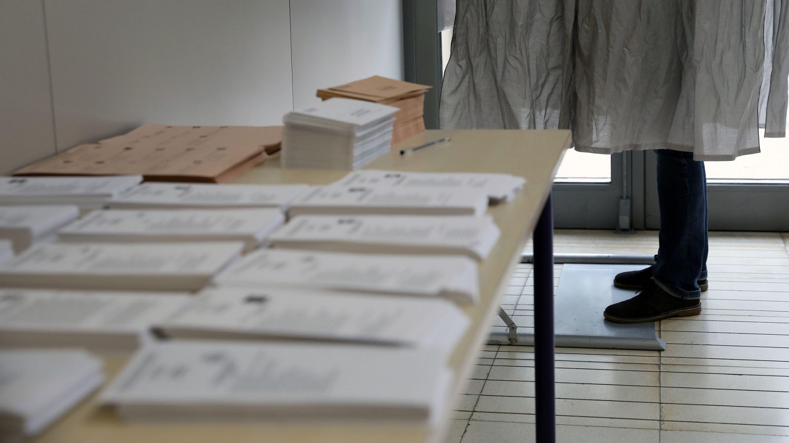 Elecciones 2019: La jornada electoral se inicia con normalidad con la apertura del 100% de las mesas - RTVE.es