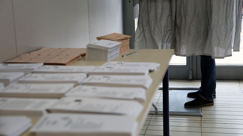 Retrasos y traslados de urnas, las incidencias leves de la jornada electoral del 10N
