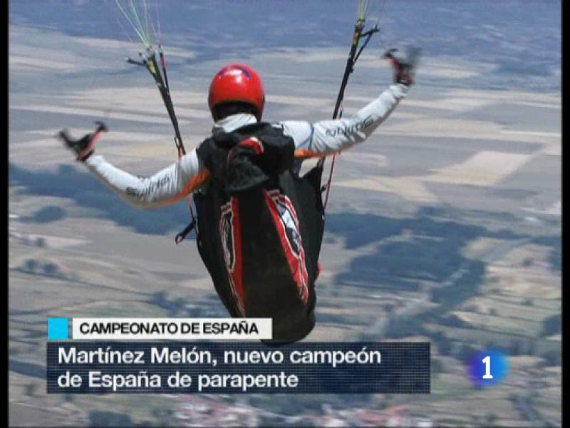 Juan Carlos Martínez se ha proclamado campeón de España de parapente. Ha conseguido volar 592 kilómetros de distancia. El campeonato se ha celebrado en Piedrahita (Ávila), donde también se celebrará en 2011 el campeonato del mundo.