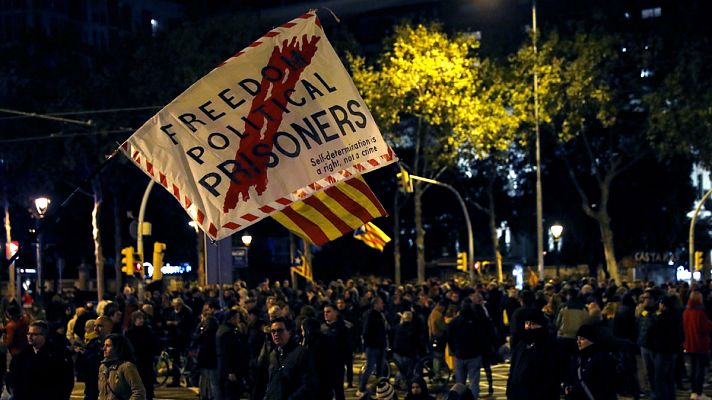 Manifestantes convocados por los CDR colapsan varios puntos de Barcelona