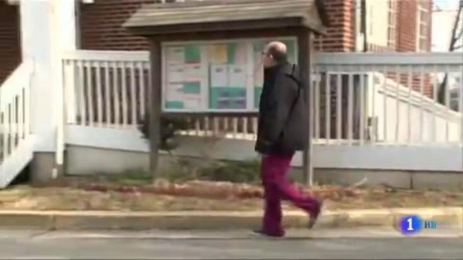 El Tribunal Supremo de EE.UU. delibera sobre la posible deportación de más de 700.000 inmigrantes | Ver