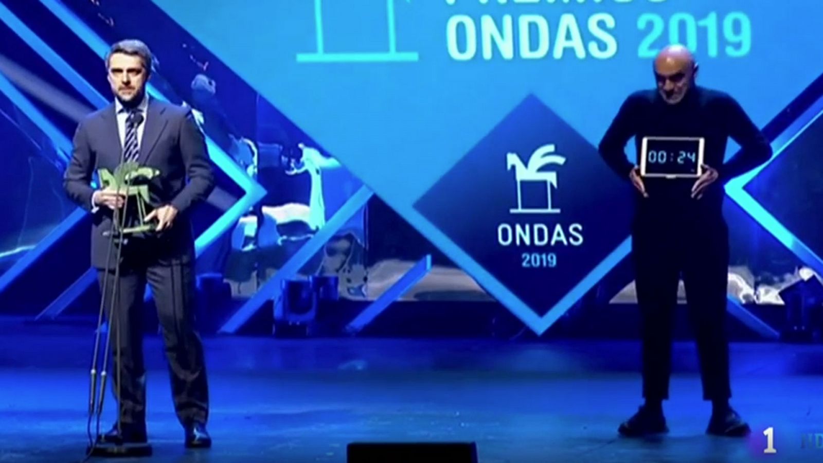 Informativo 24h: Carlos Frangaillo recibe su premio Ondas como mejor presentador | RTVE Play