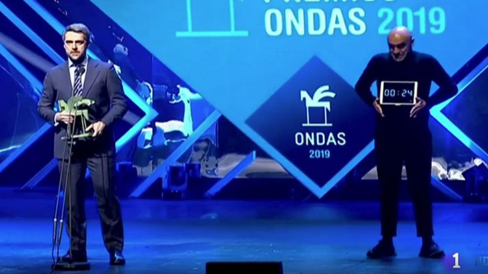 Carlos Frangaillo recibe su premio Ondas como mejor presentador