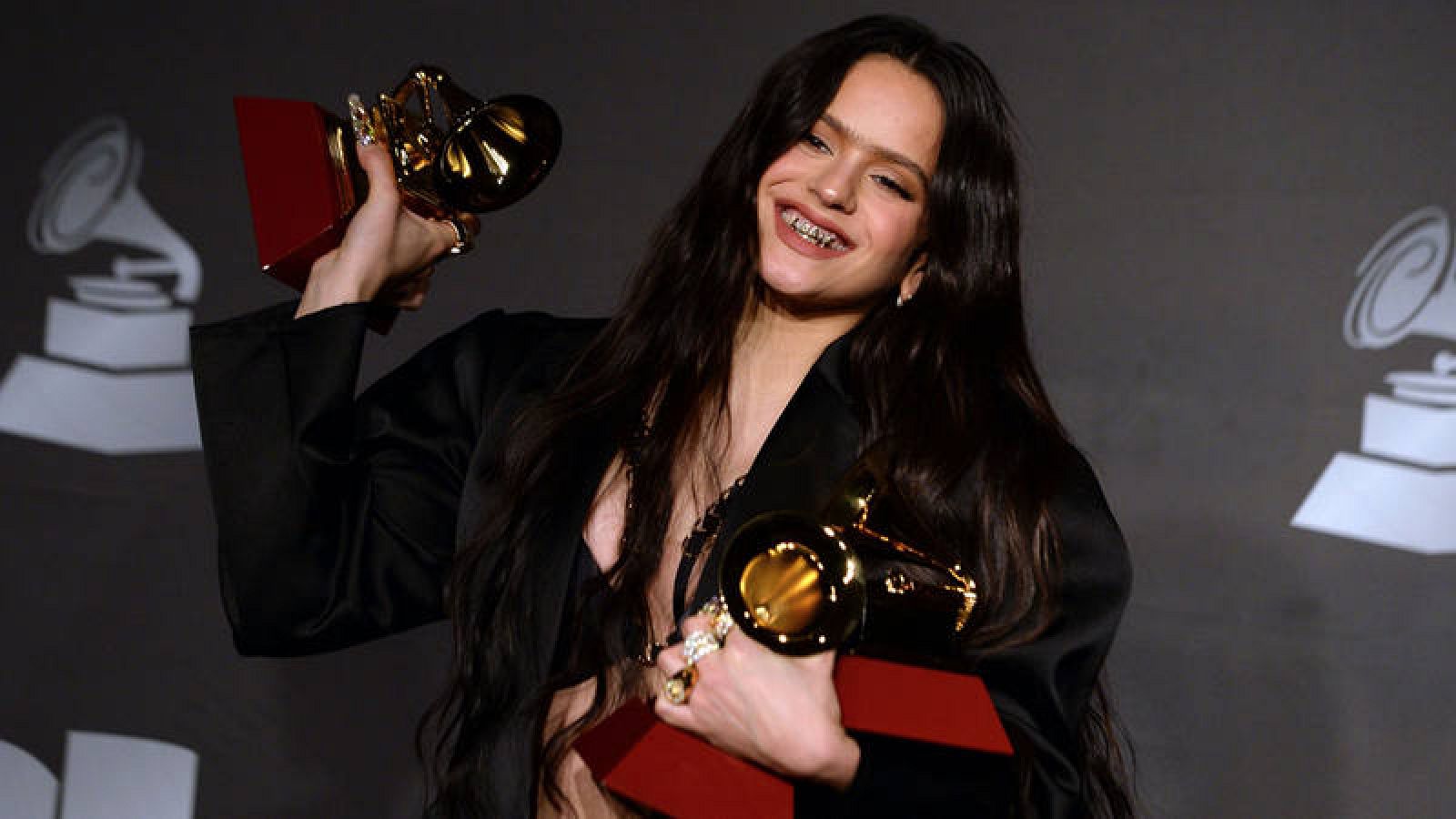 Telediario 1: El fenómeno Rosalía arrasa en la vigésima edición de los Grammy Latinos | RTVE Play