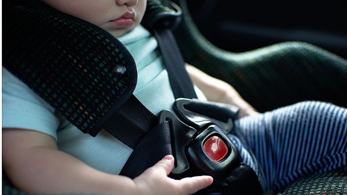 Modo Digital - Italia obliga a sus conductores a llevar un sistema 'antiolvido' en las sillitas infantiles