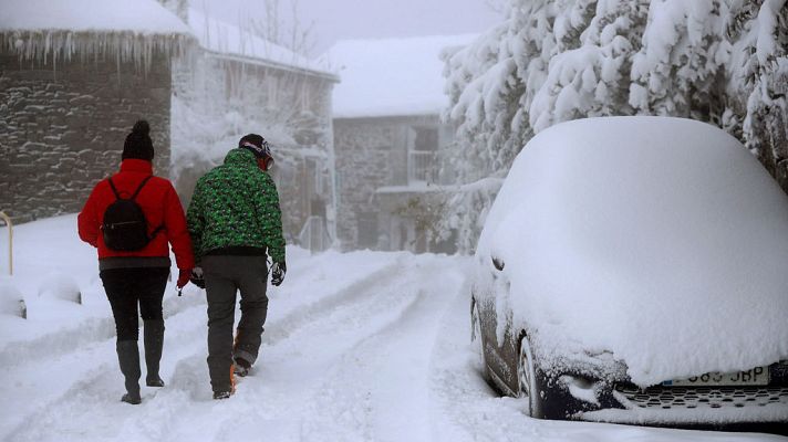 El tiempo - Un total de doce provincias en aviso por nevadas, lluvias, frío y fuerte oleaje
