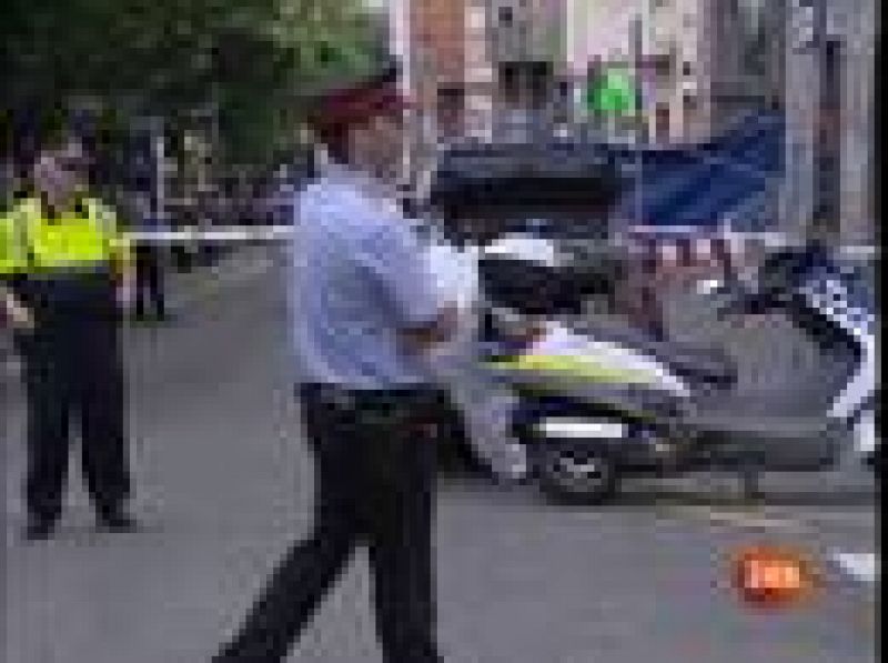 Un ciudadano chino mata a golpes a otros tres compatriotas en el barrio barcelonés del Carmel.