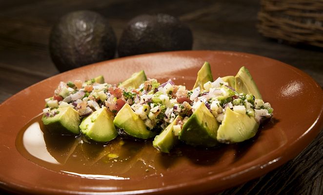 RTVE Cocina - "Aguacate asado a la sal" de Dani García