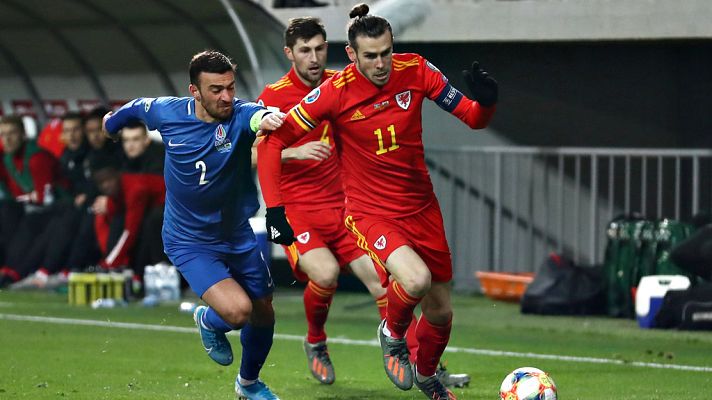 Telediario 1 - Bale juega una hora ante Azerbaiyán y Gales vence