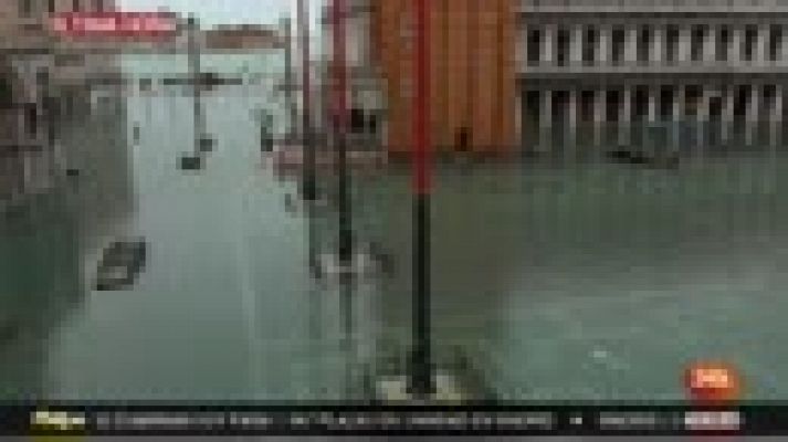 El agua del mar vuelve a inundar Venecia este domingo