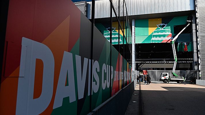 Telediario 1 - La nueva Davis calienta motores en la Caja Mágica