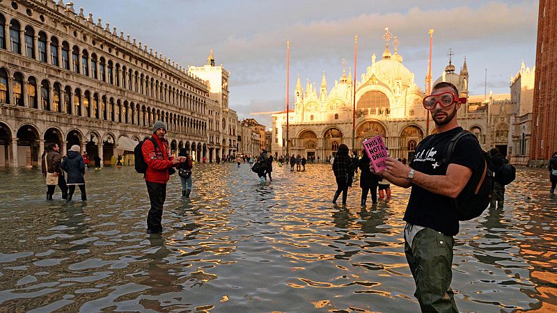 La frecuencia y la altura de las mareas en la laguna de Venecia este otoño es insólita