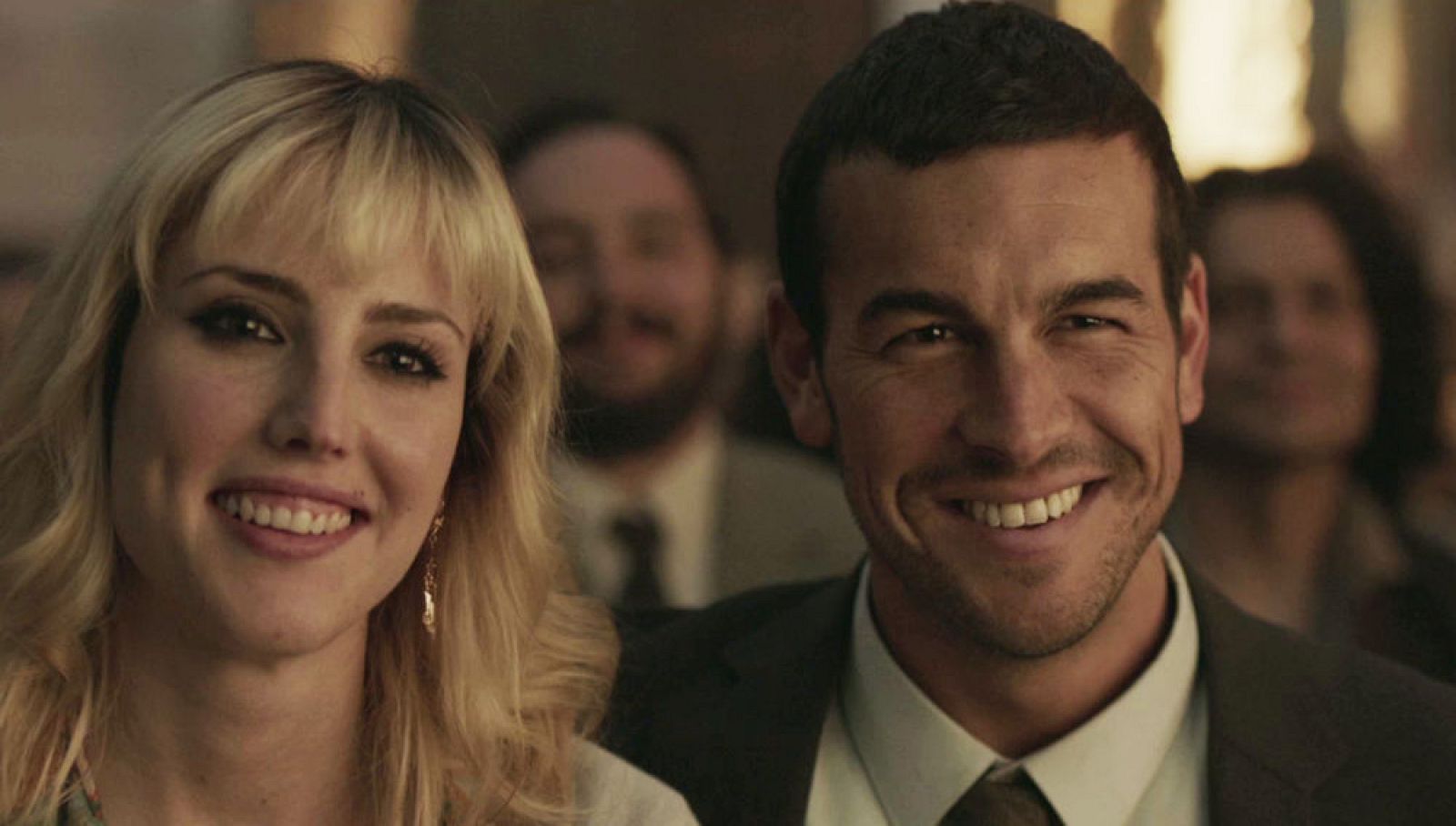 Natalia de Molina y Mario Casas nos presentan 'Adiós'