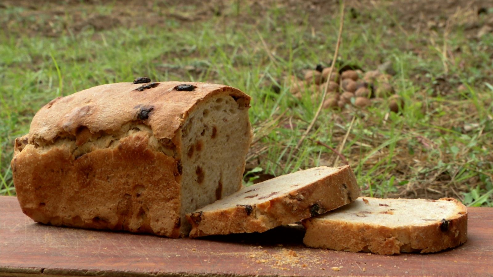 Elaboramos pan con pasas y nueces 