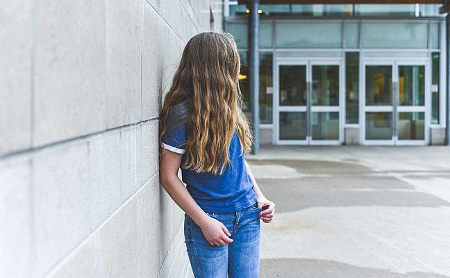 Telediario 1 - La educación, el cambio climático y la desigualdad entre géneros, principales inquietudes de los jóvenes españoles
