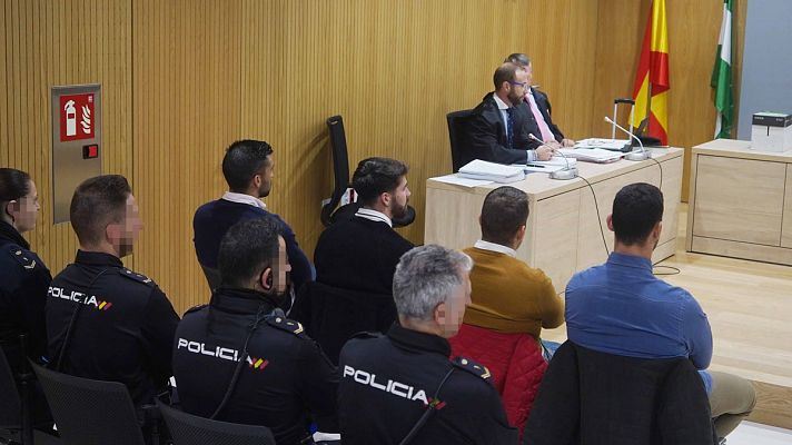España en 24h - Policías de Navarra niegan que el juez les pidiera buscar otros delitos en los móviles de La Manada