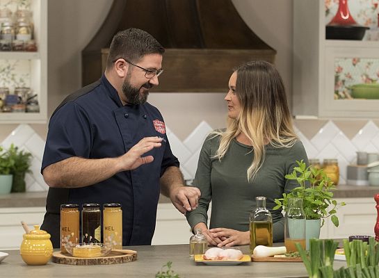 Clementina, experta en miel, visita "Hacer de comer"