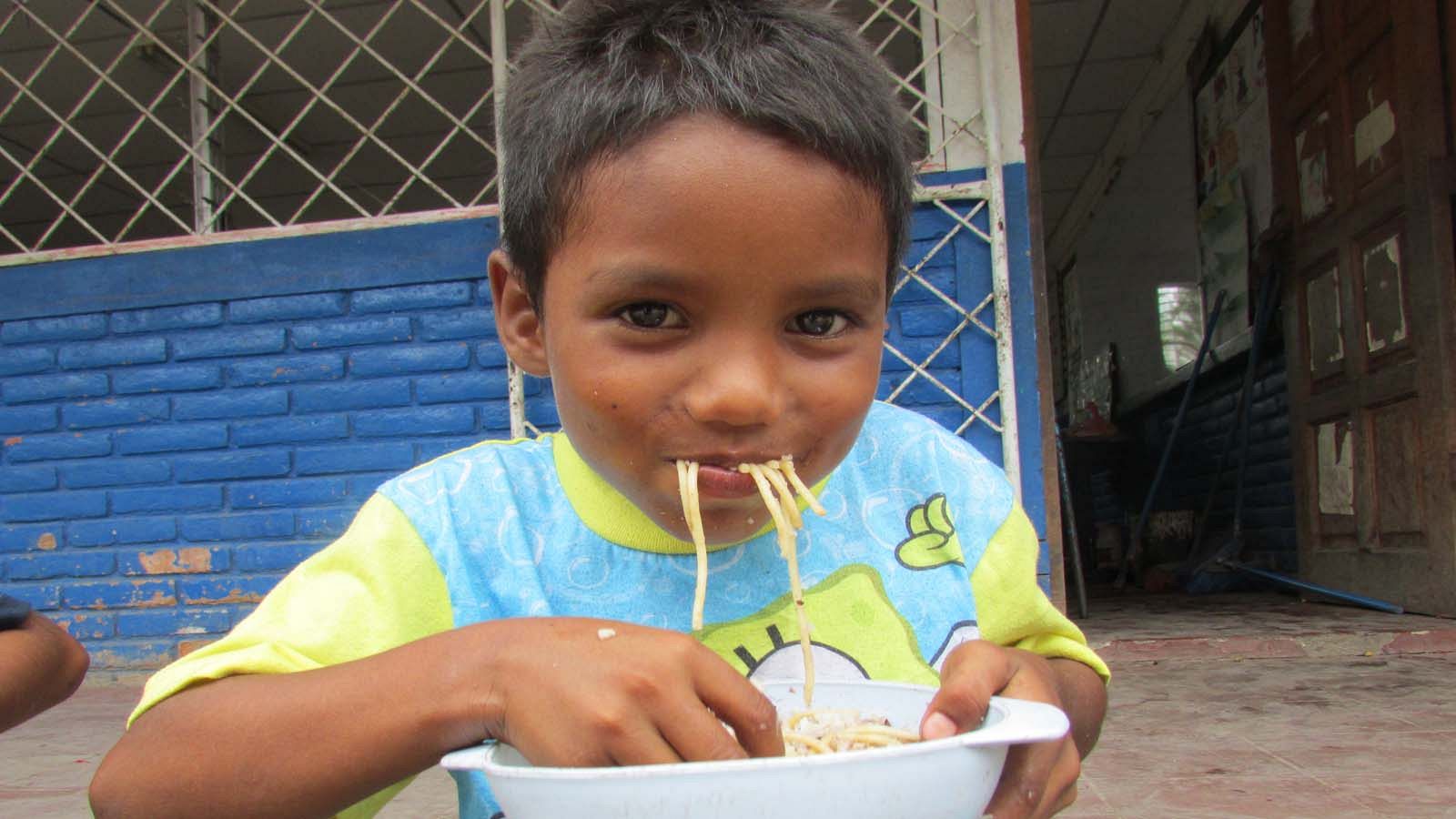 Ayudemos a un Niño trabaja con menores de Nicaragua