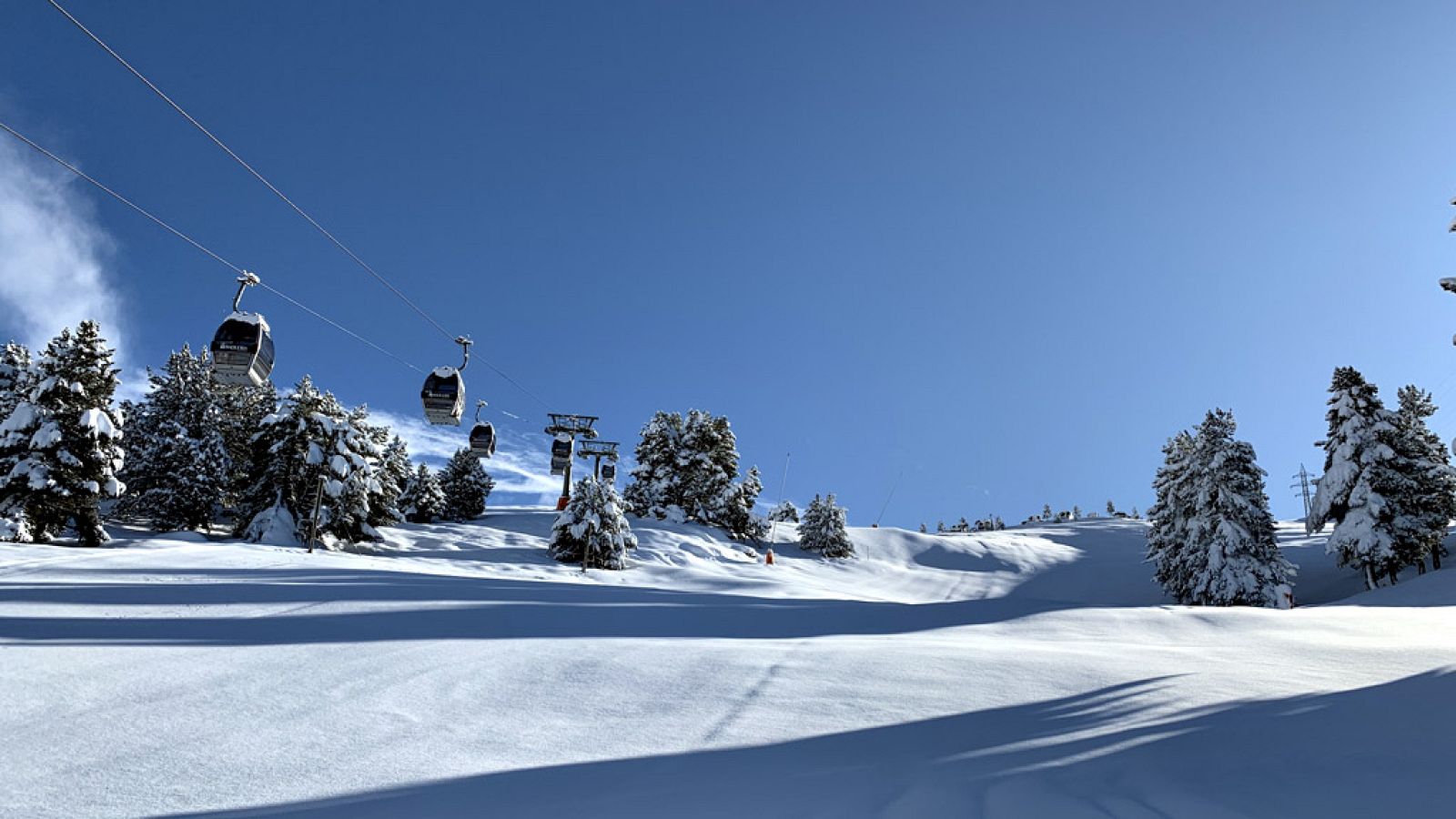 La estación de la Val d¿Aran adelanta su apertura gracias a las fuertes nevadas de la primera quincena de noviembre.