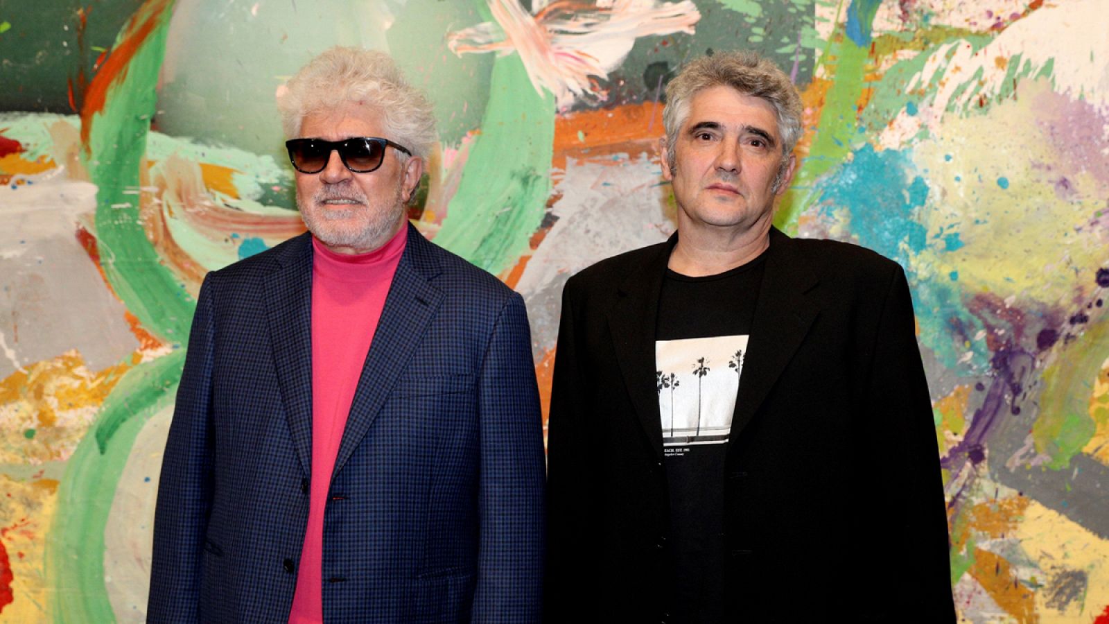 La exposición 'Flores' vierte el universo creativo de Almodóvar sobre el lienzo