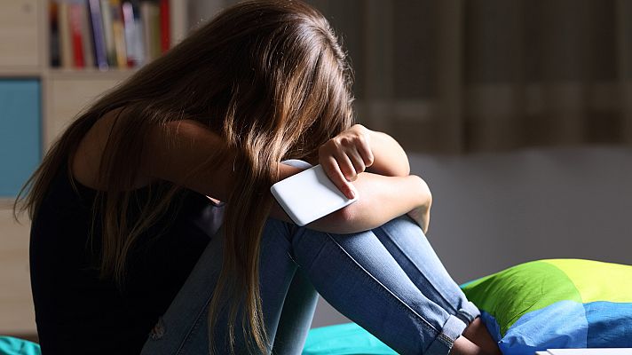 Cómo las adolescentes deben proteger su privacidad en los móviles para no sufrir violencia de género