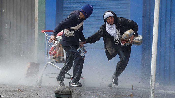 Informativo 24h - El alcalde de Bogotá decreta el toque de queda en la capital colombiana por vandalismo