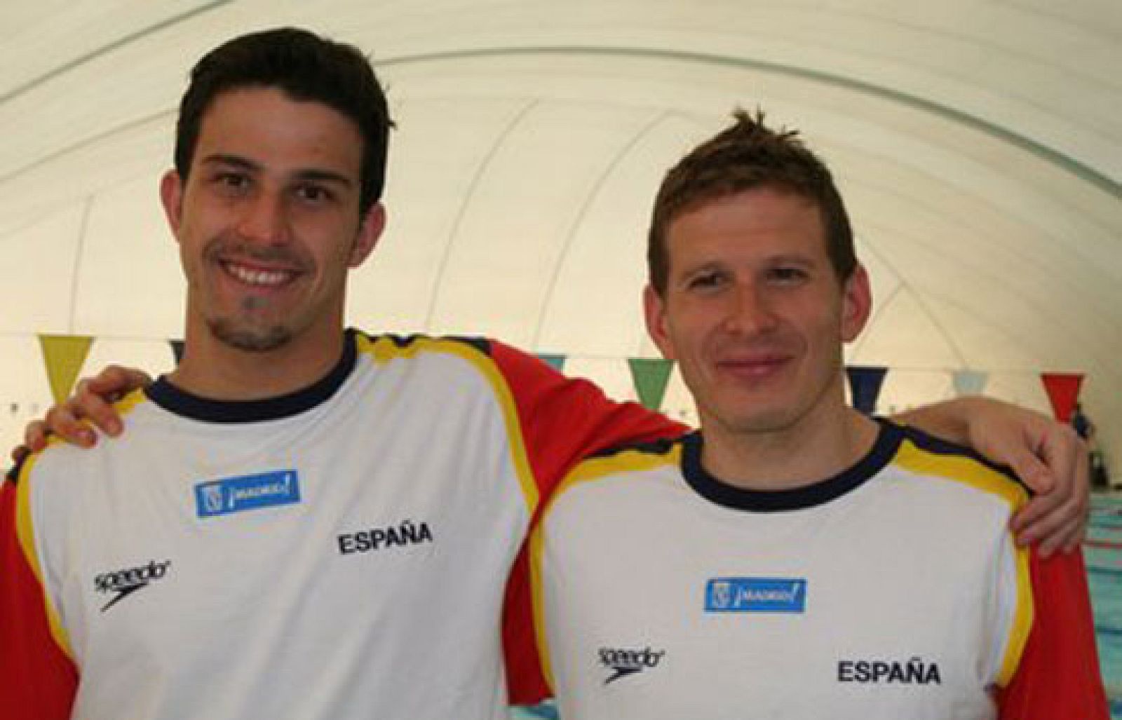 La Armada Española nada en Ostia | Ver