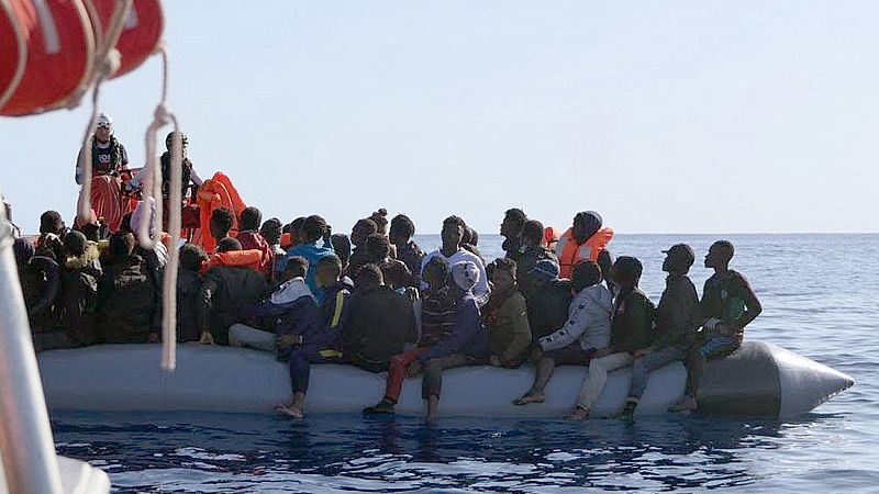 El Ocean Viking ha desembarcado en Sicilia a los 213 inmigrantes que había rescatado 