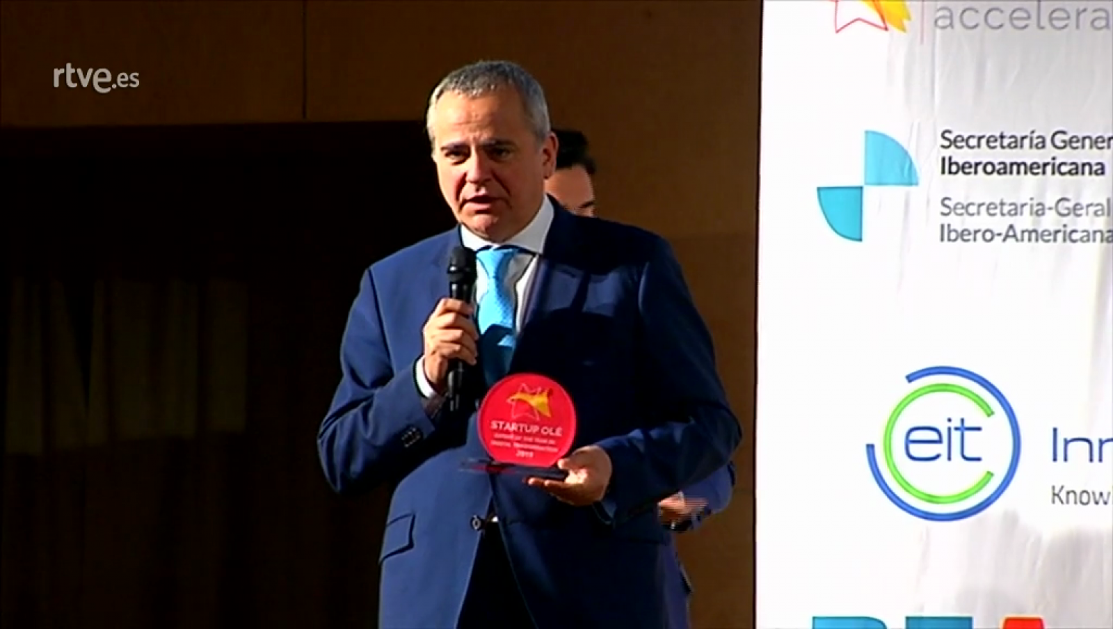 Sin programa: Impulsa Visión RTVE y Juanma Romero reciben el Premio a la Mejor Aceleradora en Startup Olé 2019 | RTVE Play